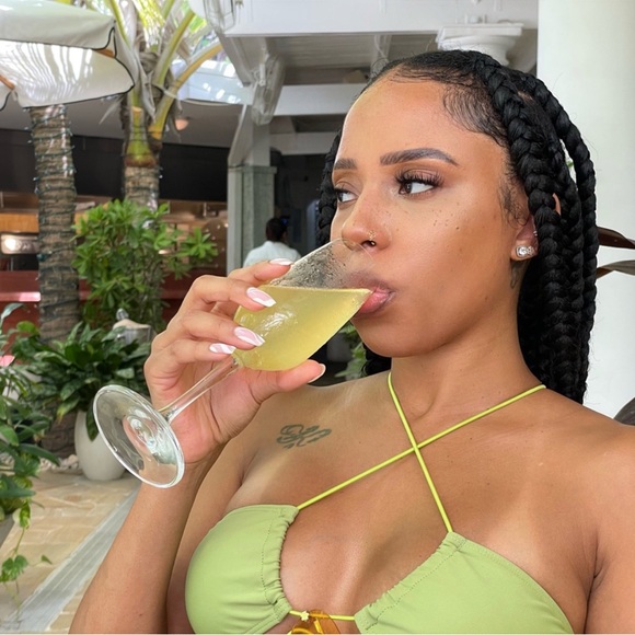 Meet your Posher, Krystal - Picture 1 of 1